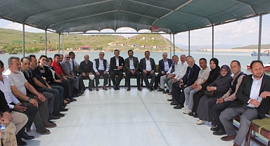 Demirözü, kaymakamını uğurladı