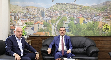 Hacdan dönen Memiş'e hayırlı olsun ziyaretleri