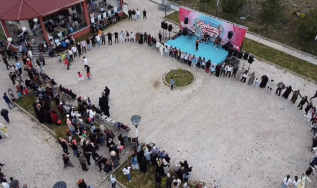 'Kuşburnu Çiçeği Festivali' coşkulu geçti