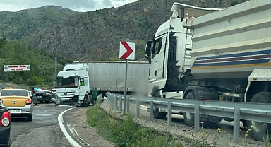 Vauk Geçidi'nde yaşanan kazada facianın eşiğinden dönüldü!