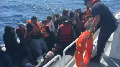 Ayvacık açıklarında Yunan unsurlarınca ölüme terk edilen 39 kaçak göçmen kurtarıldı