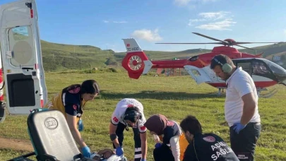 Trabzon’da yaylada düşerek yaralanan şahıs helikopter ambulansla hastaneye ulaştırıldı
