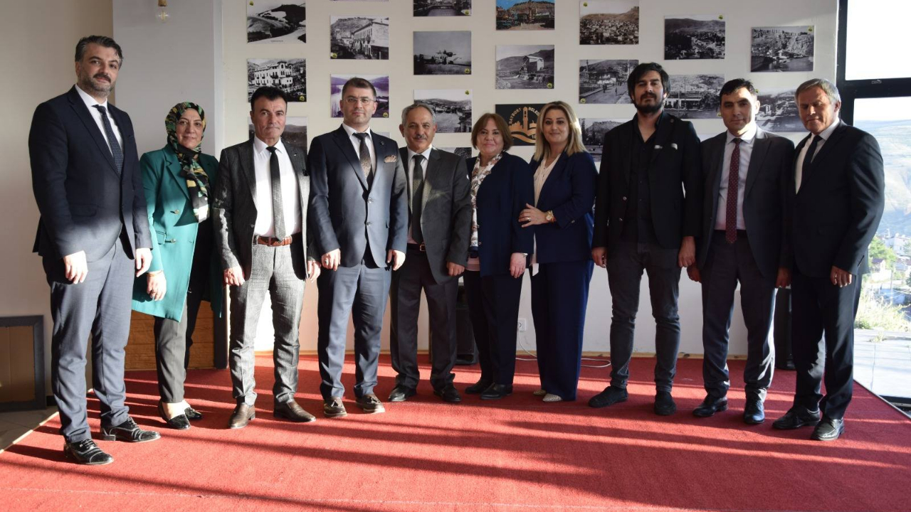 Karabulut için veda yemeği düzenlendi