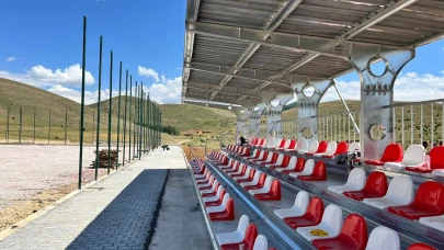 Gökçedere futbol sahasında çalışmalar sürüyor