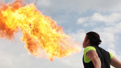 Şölenler, sirk gösterisi eşliğinde son buldu!
