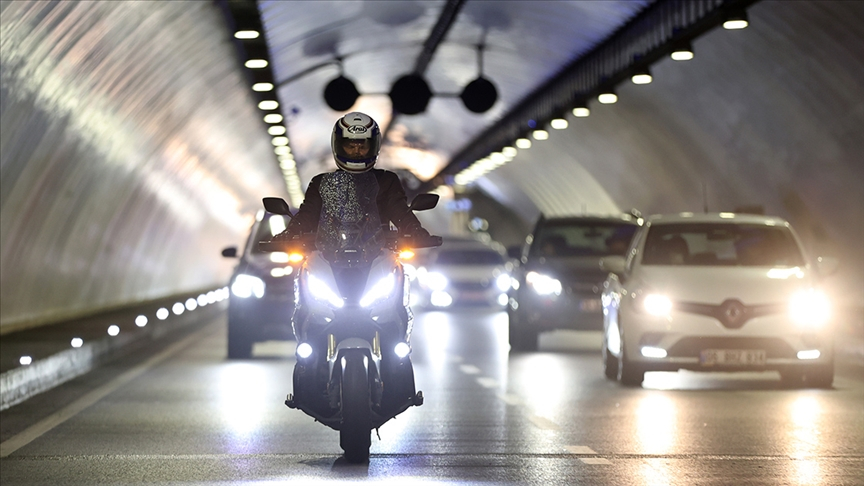 Otomobil ve motosiklet yarışta!