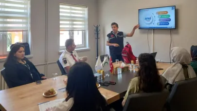 Bayburt’ta Yeşilay personeline afet ve yangın farkındalık eğitimi verildi