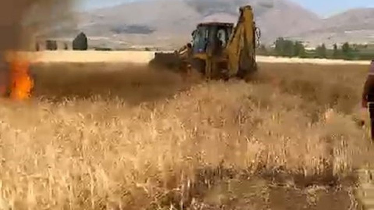 Gümüşhane’nin Kelkit ilçesinde anız yangını