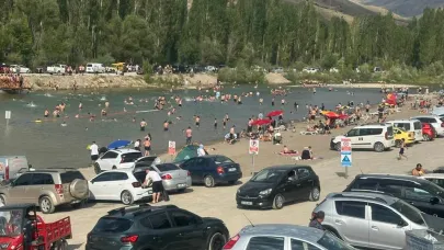 Kopuz Köprüsü yüzme alanı doldu taştı!
