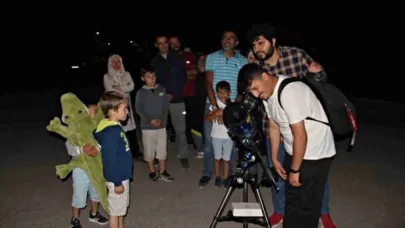 Gözlerimiz yeniden göklerde