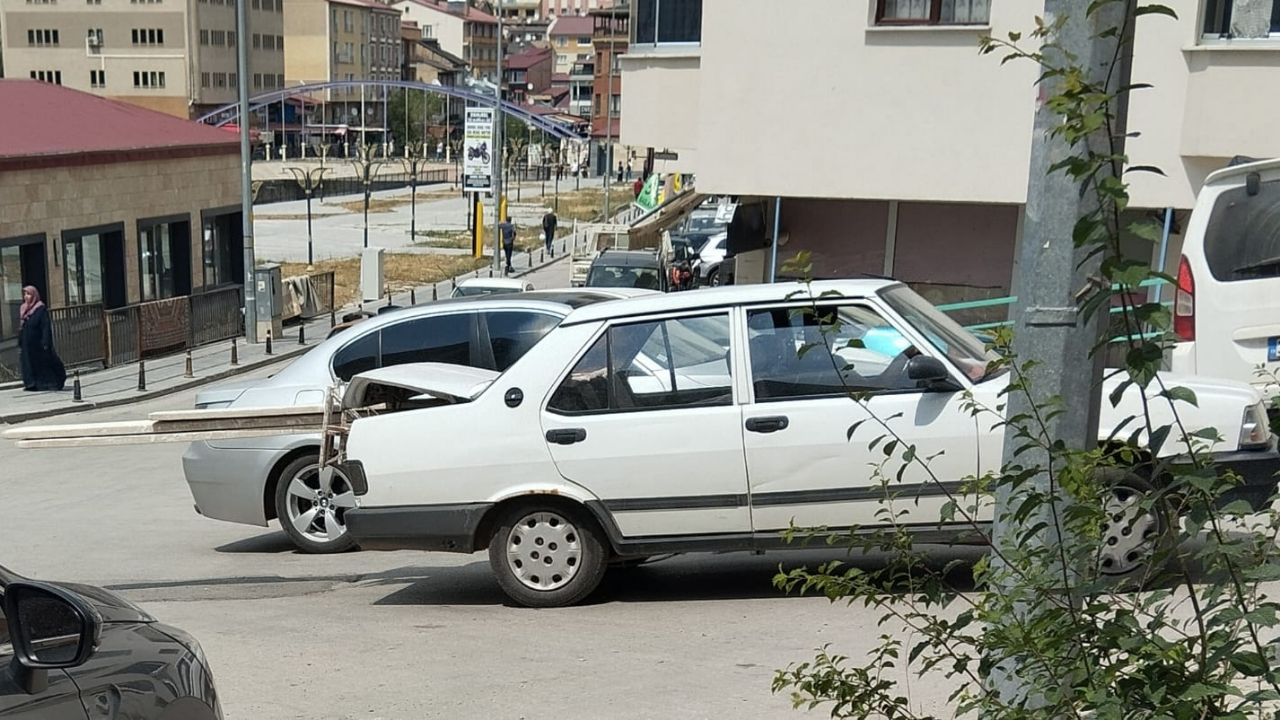 Bu görüntüler trafiği tehlikeye atıyor!