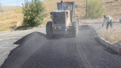 Sıcak havada asfalt mesaisi