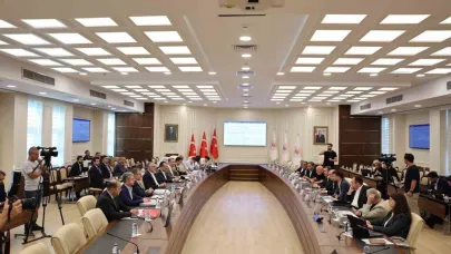 Bakan Işıkhan, Memur-Sen Başkanı Yalçın ve hizmet kollarında ilgili sendika temsilcileri ile bir araya geldi