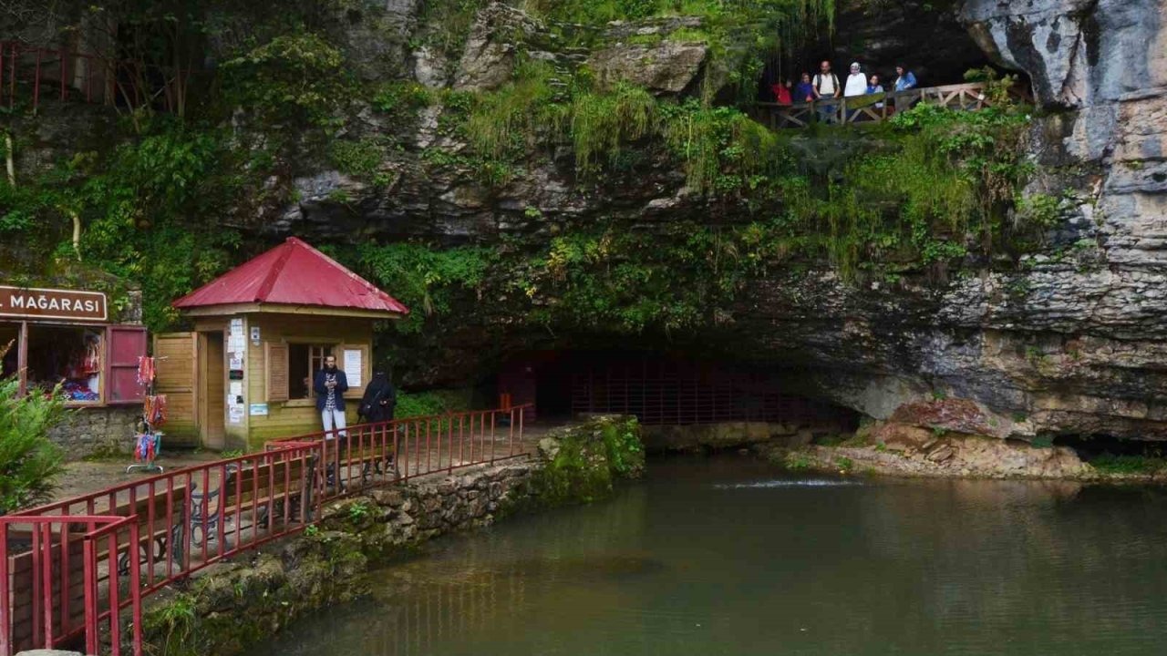 Dünyanın en uzun ikinci mağarasını 7 ayda yaklaşık 100 bin turist ziyaret etti