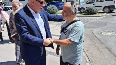 Başkan Memiş, vatandaşları dinliyor