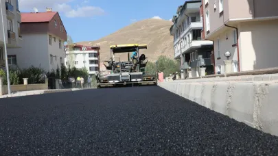 Asfalt mesaisi sürüyor