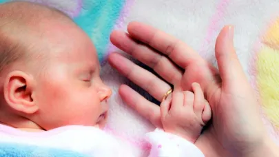 Anne ve anne adaylarına tütün uyarısı: Sigara içiyorsan bebeğin de içiyor