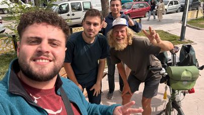 Bisikletiyle Hollanda’dan Bayburt’a geldi