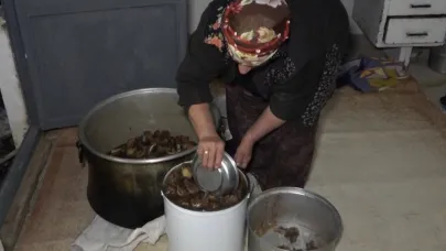 Kışlık kavurma geleneği devam ediyor