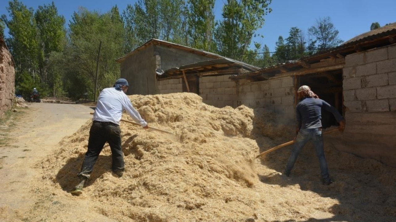 Çiftçinin kış hazırlığı sürüyor