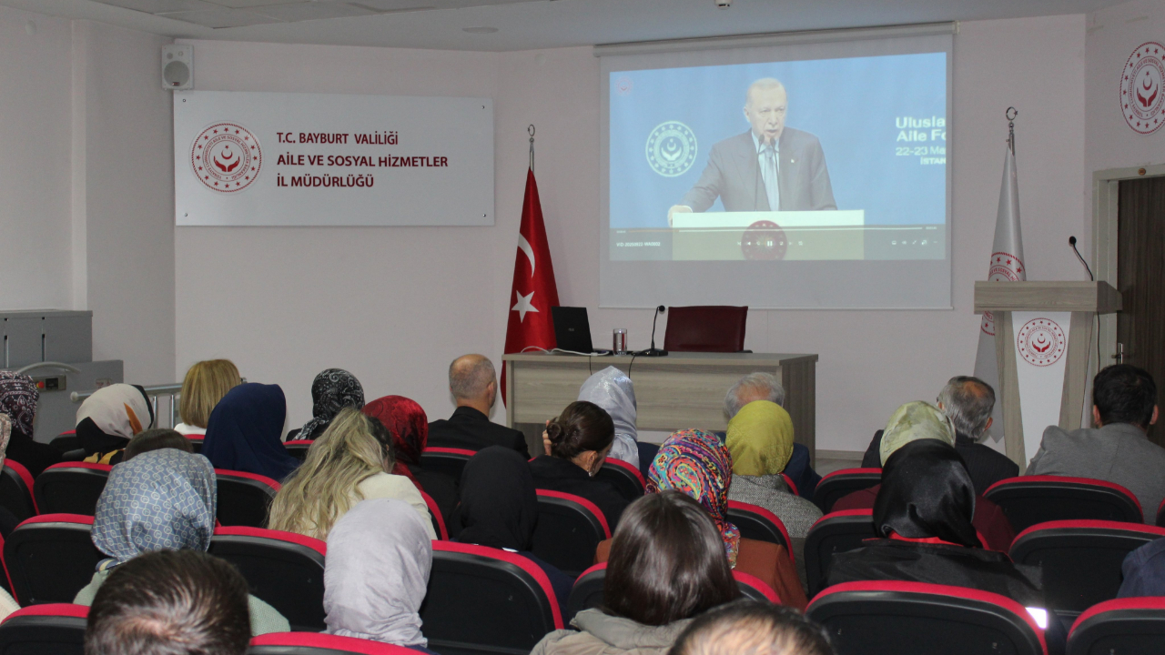 Çocuk hizmetleri alanında çalışan personele eğitim verildi