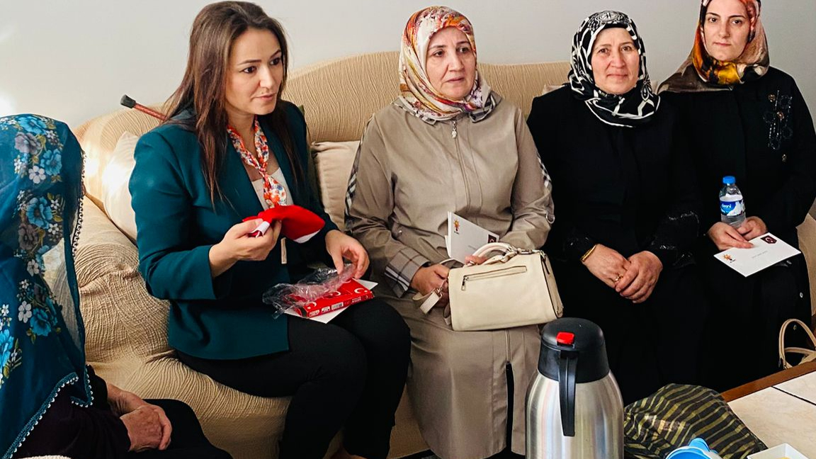 AK Kadın Bayburt’tan Şehit Ailelerine Vefa Ziyareti