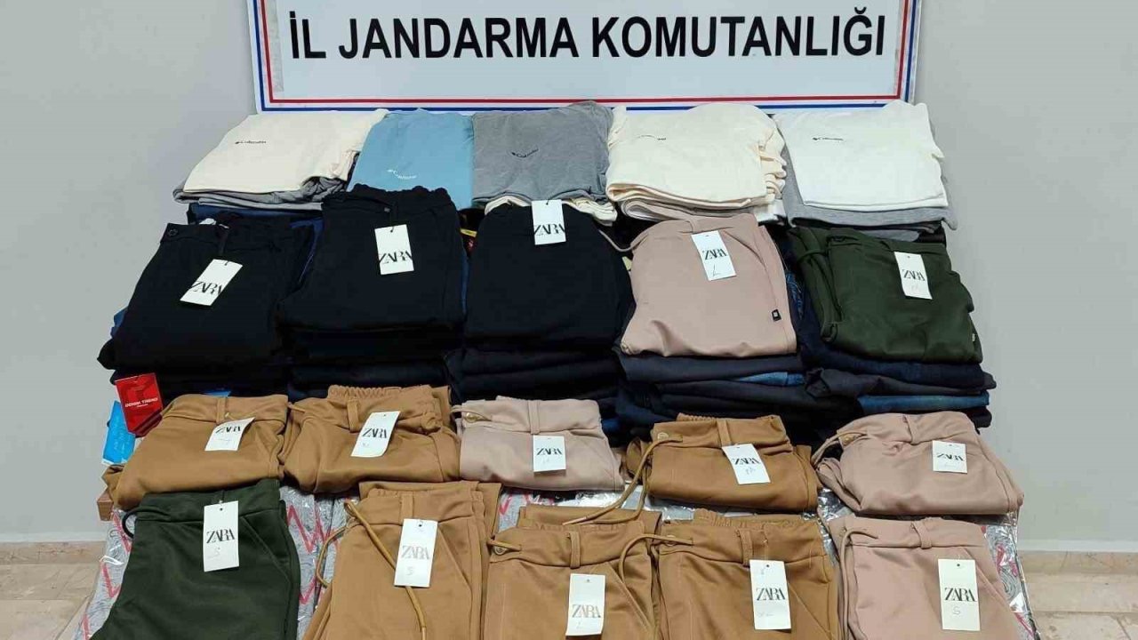 650 bin TL değerinde sahte kıyafet ele geçirildi
