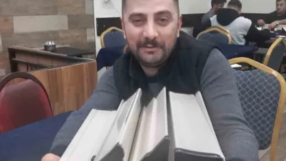Sivas’ta okeyde 5 yıllık rekabet davul zurnalı kutlamayla son buldu