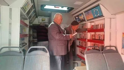 ‘Gezici Kütüphane’ huzurevi sakinleriyle buluşturuldu
