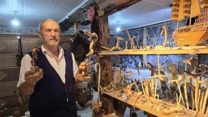 Yozgatlı Kültür Bakanlığı Sanatçısı Raşit Öztürk 19 yıldır ağaç parçalarını hayal gücüyle süslüyor