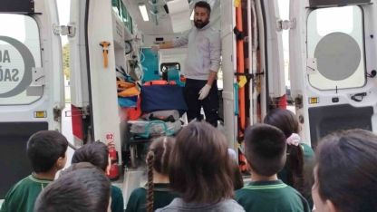 Minik öğrencilere acil sağlık hizmetleri tanıtıldı