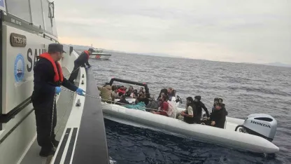 Yunanistan’ın geri ittiği 36 düzensiz göçmen kurtarıldı