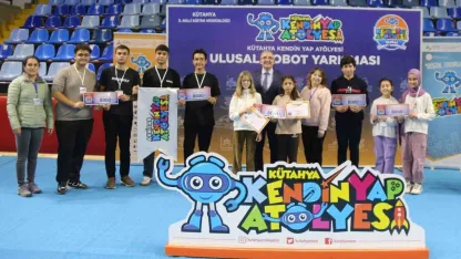 Kütahya’da Ulusal Robot Yarışması’nda dereceye giren öğrenciler ödüllerini aldı