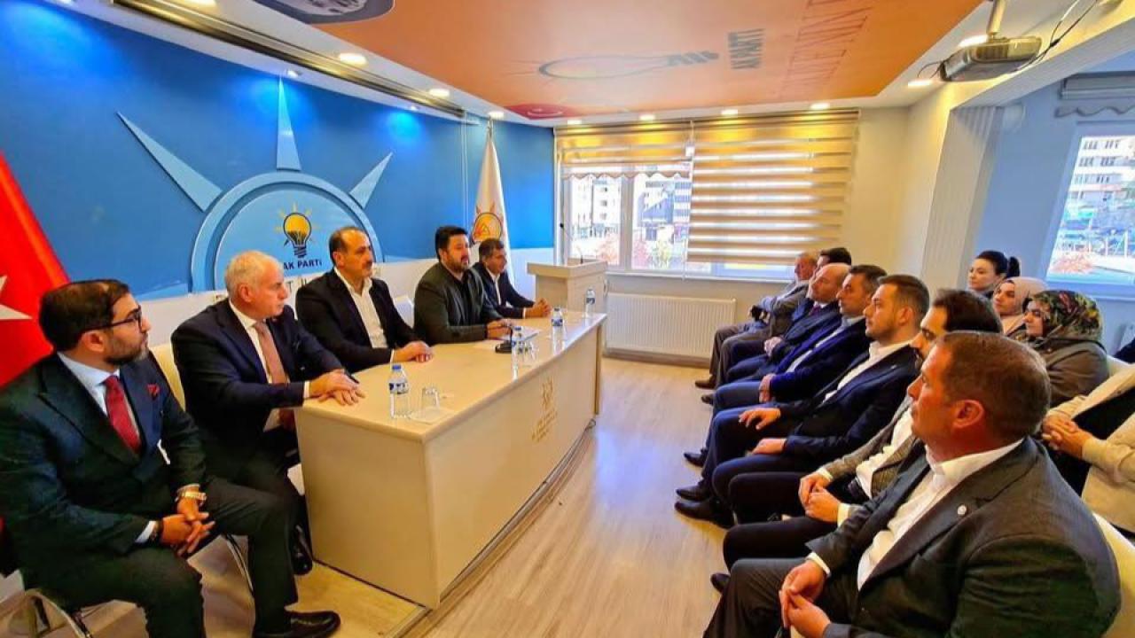 AK Parti'de yerel yönetim projeleri masaya yatırıldı