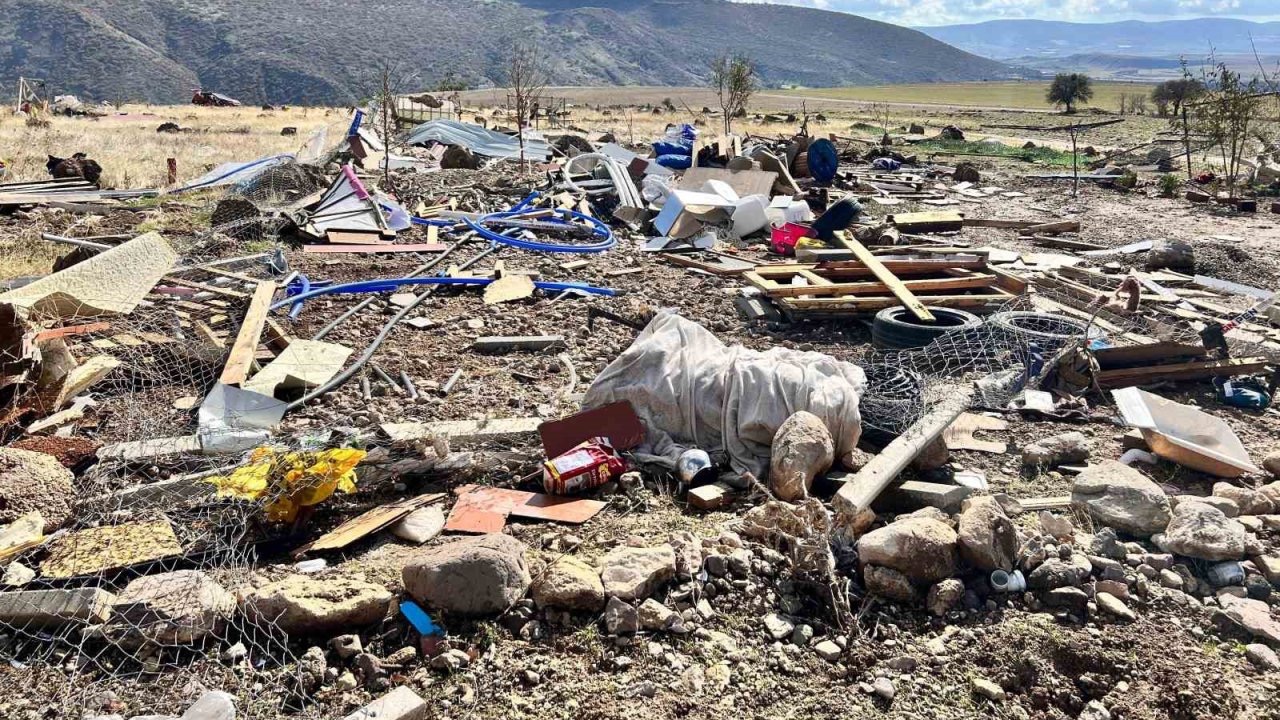 Ankara’da fırtınada hasar gören bölge görüntülendi