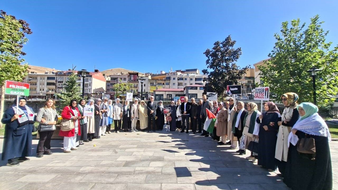 Bayburt’ta ‘Gazze için Sessiz Çığlık’ etkinliğiyle İsrail protesto edildi