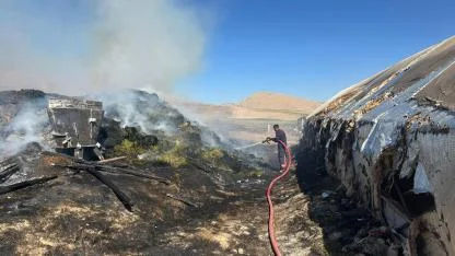 Çıpkınıs’ta yangın: samanlık ve ahır zarar gördü