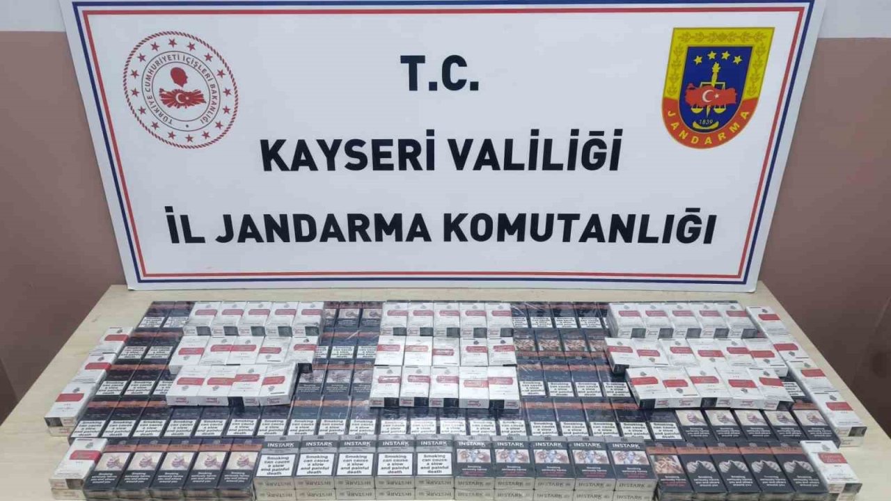Durdurulan TIR’da 320 paket kaçak sigara ele geçirildi