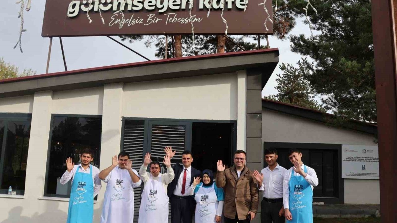 Erzurum’da &quot;Gülümseyen Kafe&quot; özel bireylerin üretim merkezi oldu