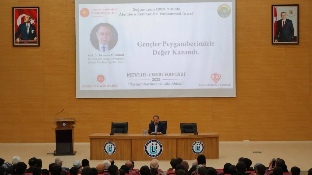 ’Gençler Peygamberimizle Değer Kazandı’ konulu konferans düzenledi
