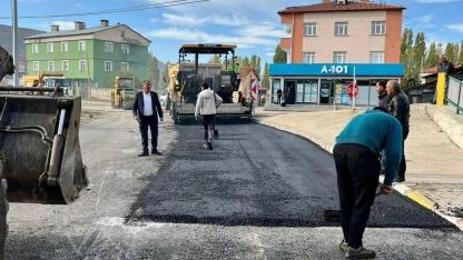 Gökçedere’de asfalt mesaisi sürüyor…