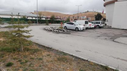 Hastane bahçesi yenileniyor