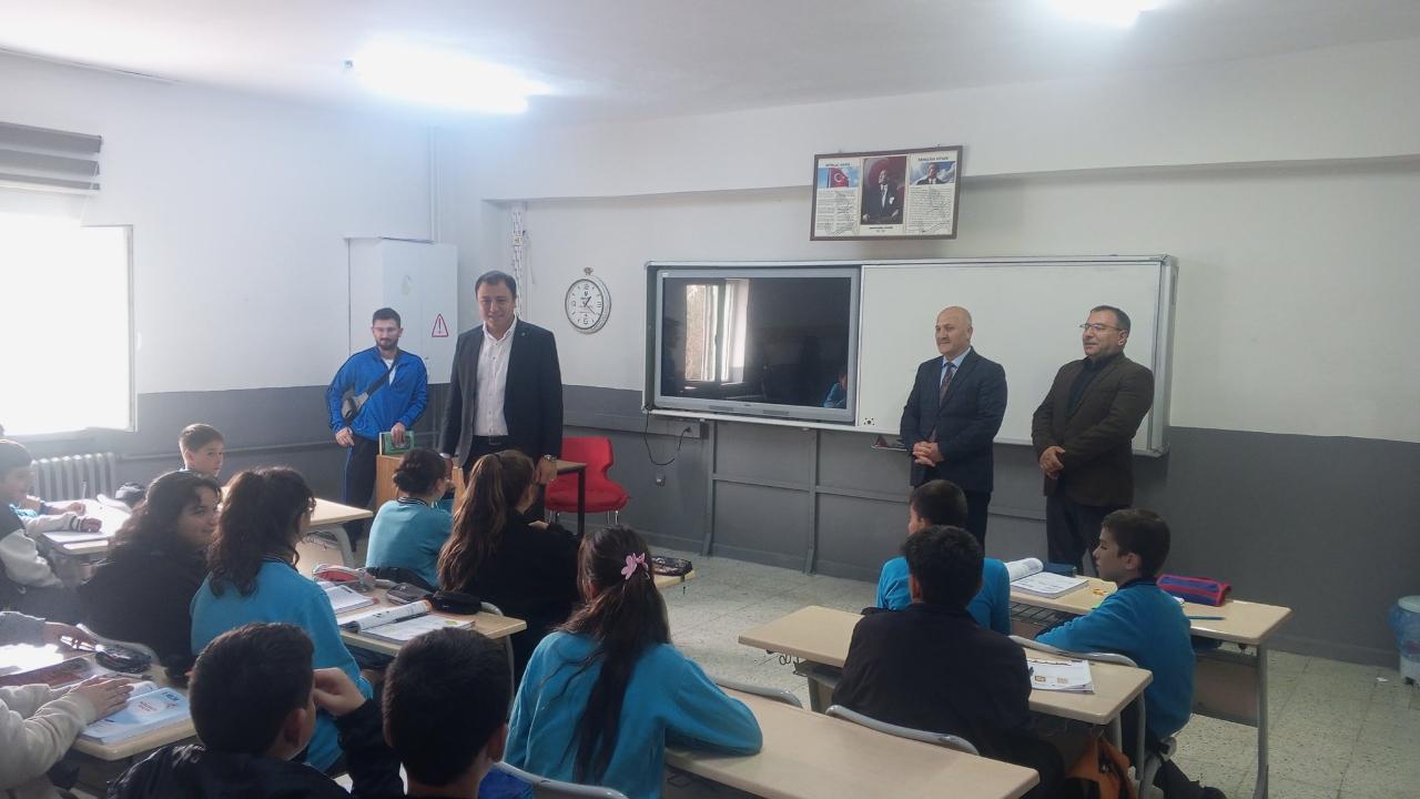 Kaymakam Bayram&#039;dan Şehit Erdal Eraslan İ.H.O’ya ziyaret