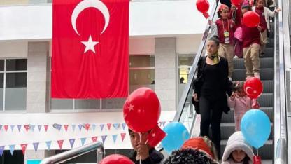 Köy çocuklarının sinema heyecanı