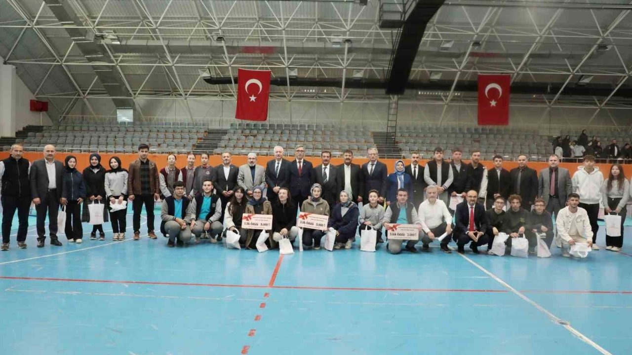 Liseler Arası Bilgi Yarışması yapıldı