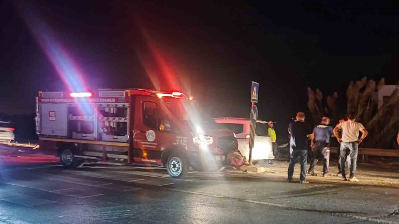 Mersin’de iki otomobil çarpıştı: 1 ölü, 4 yaralı