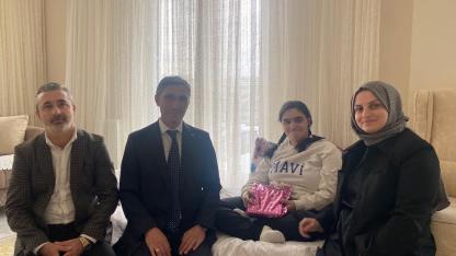 Müdür Kahraman'dan evde eğitim hizmeti alan öğrenciye anlamlı ziyaret