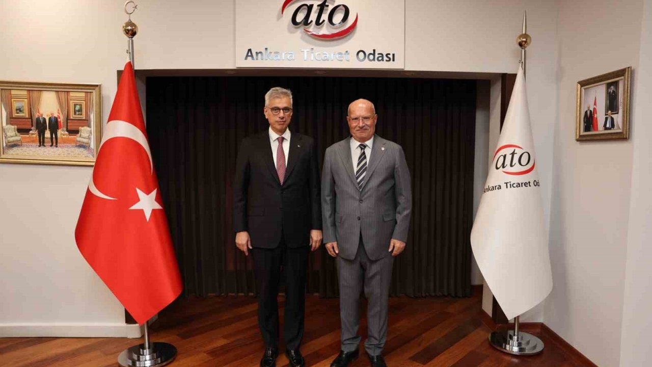 Sağlık Bakanı Memişoğlu &quot;Sağlıkta Z-İnovasyon Zirvesi&quot;nde gençlerle buluştu