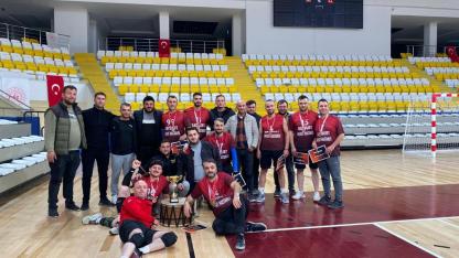 Voleybol turnuvasında İl Sağlık Müdürlüğü şampiyon oldu
