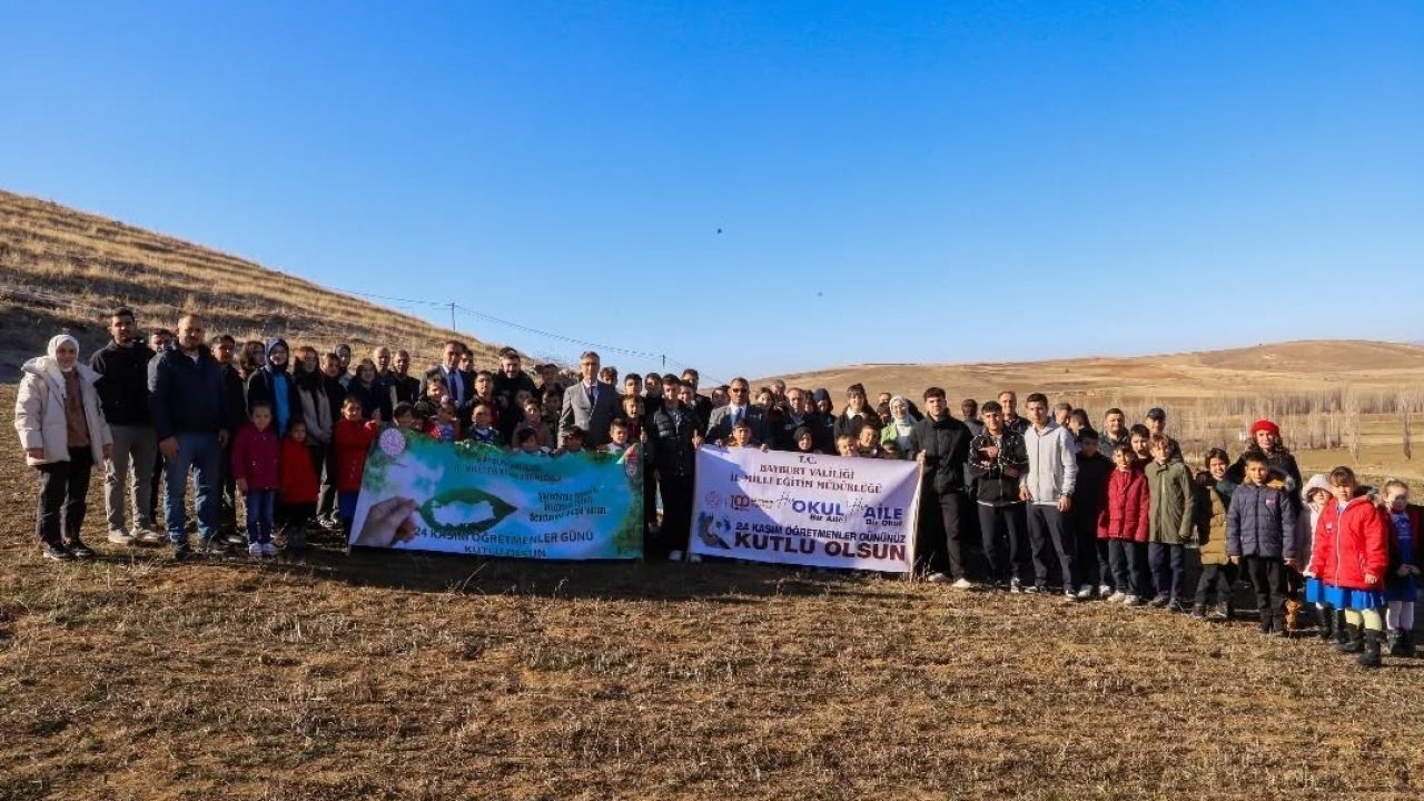 300 fidan toprakla buluştu